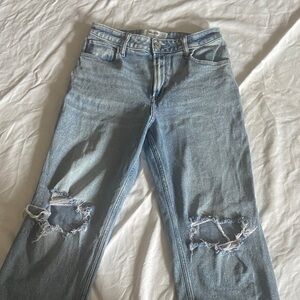 Hollister Ultra High-Rise Dad Jeans